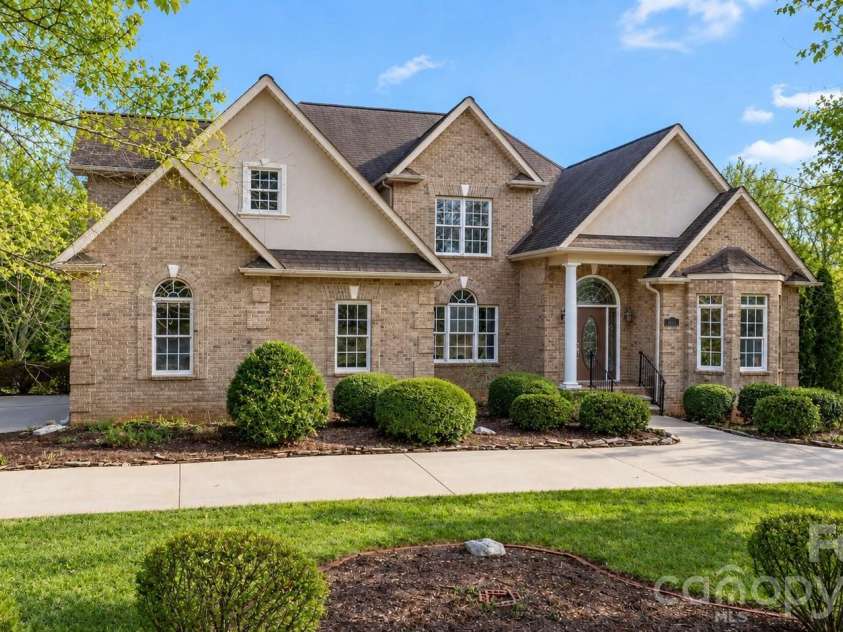2301 Willow Creek Drive, Newton, NC 28658.  MLS# CAR4335777, YatesRealty ID 31076. 