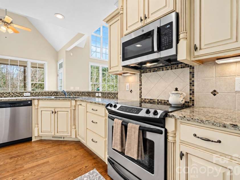 2301 Willow Creek Drive, Newton, NC 28658.  MLS# CAR4335777, YatesRealty ID 31076. 