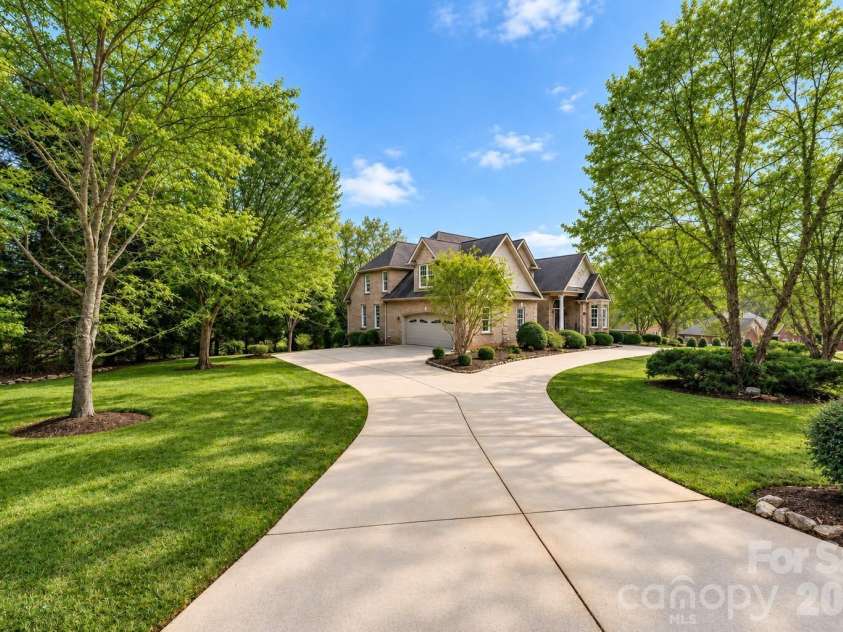 2301 Willow Creek Drive, Newton, NC 28658.  MLS# CAR4335777, YatesRealty ID 31076. 