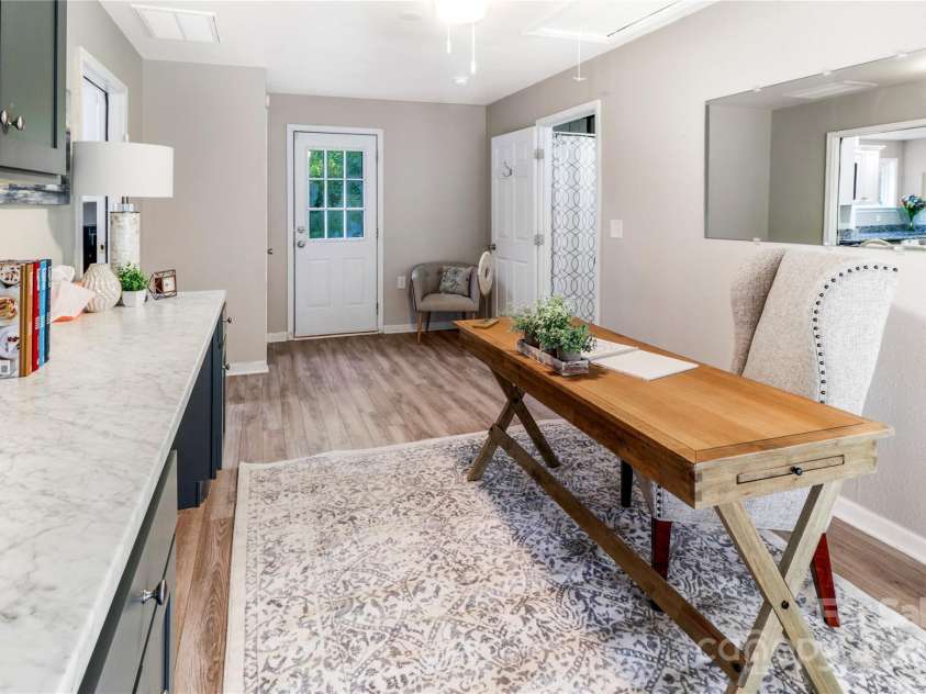 3705 Chesapeake Place, Waxhaw, NC 28173.  MLS# CAR4274348, YatesRealty ID 31077. Guest Suite