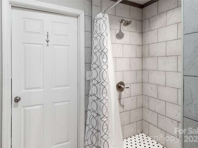 3705 Chesapeake Place, Waxhaw, NC 28173.  MLS# CAR4274348, YatesRealty ID 31077. Guest Suite