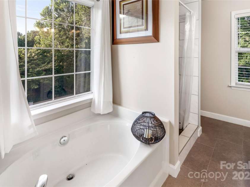 3705 Chesapeake Place, Waxhaw, NC 28173.  MLS# CAR4274348, YatesRealty ID 31077. Primary Bathroom