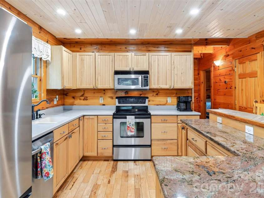 545 Mountain Crest Drive, Marion, NC 28752.  MLS# CAR4385852, YatesRealty ID 31077. 