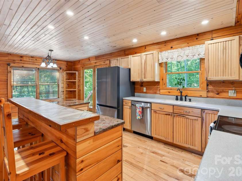 545 Mountain Crest Drive, Marion, NC 28752.  MLS# CAR4385852, YatesRealty ID 31077. 