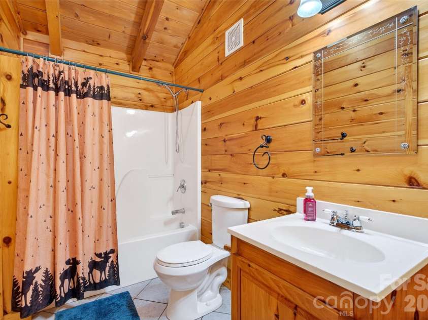 545 Mountain Crest Drive, Marion, NC 28752.  MLS# CAR4385852, YatesRealty ID 31077. 