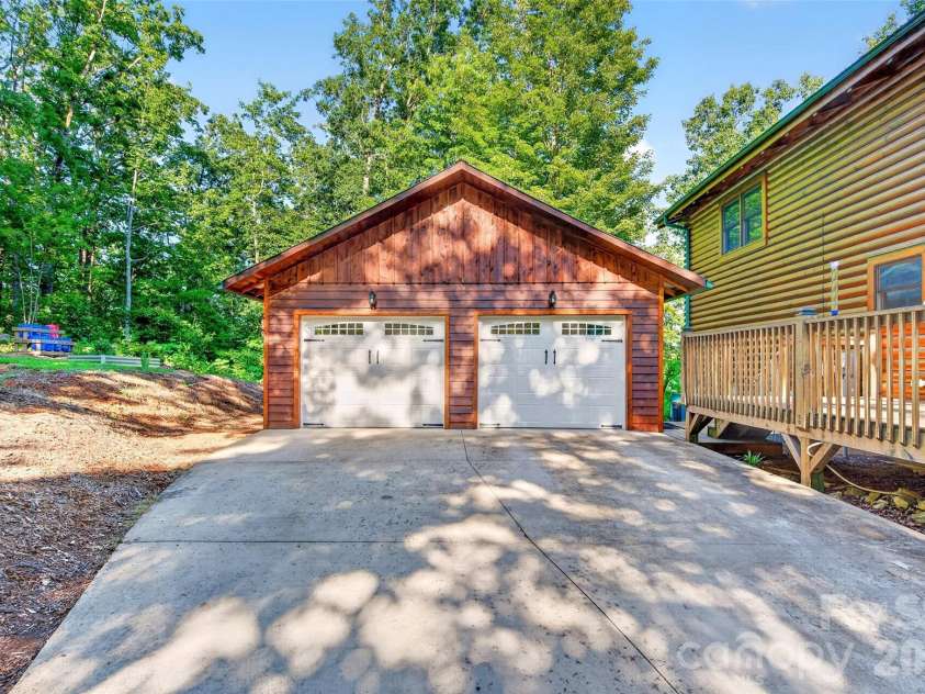 545 Mountain Crest Drive, Marion, NC 28752.  MLS# CAR4385852, YatesRealty ID 31077. 