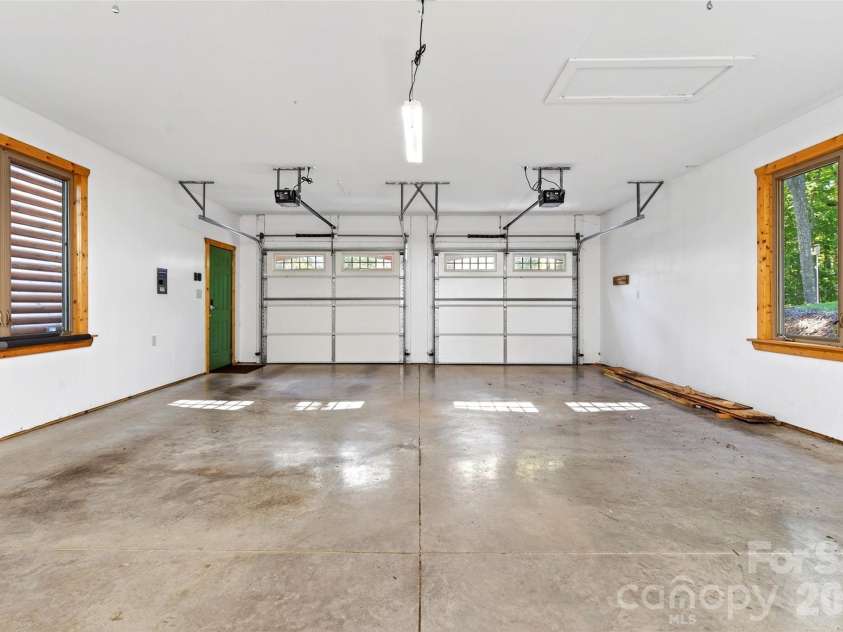 545 Mountain Crest Drive, Marion, NC 28752.  MLS# CAR4385852, YatesRealty ID 31077. 