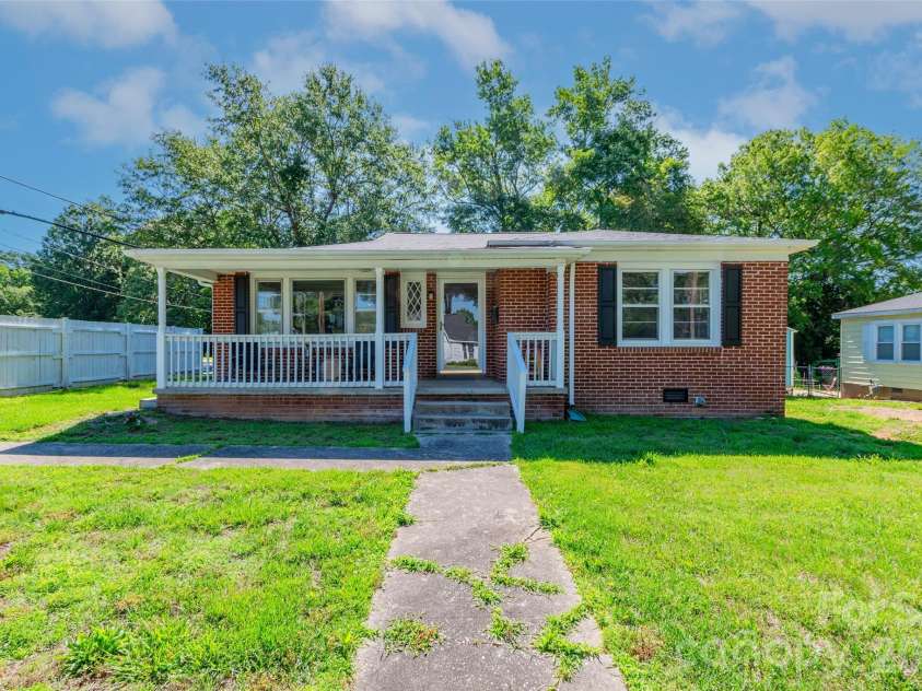 1101 Oakwood Avenue, Kannapolis, NC 28081.  MLS# CAR4392168, YatesRealty ID 31078. 