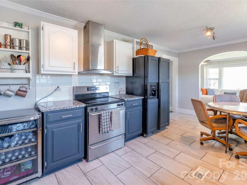 1101 Oakwood Avenue, Kannapolis, NC 28081.  MLS# CAR4392168, YatesRealty ID 31078. 
