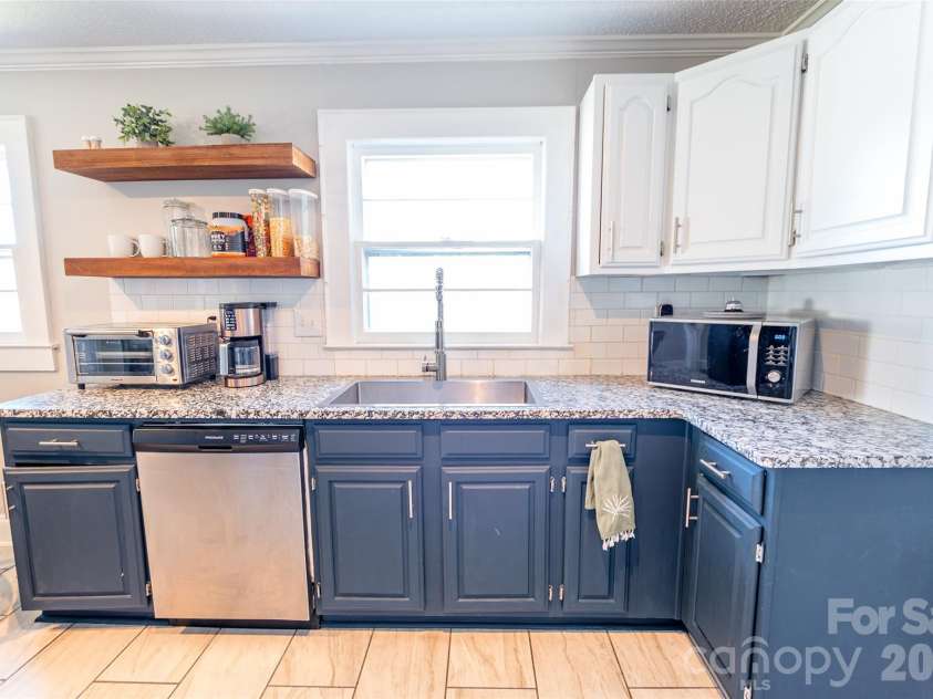 1101 Oakwood Avenue, Kannapolis, NC 28081.  MLS# CAR4392168, YatesRealty ID 31078. 