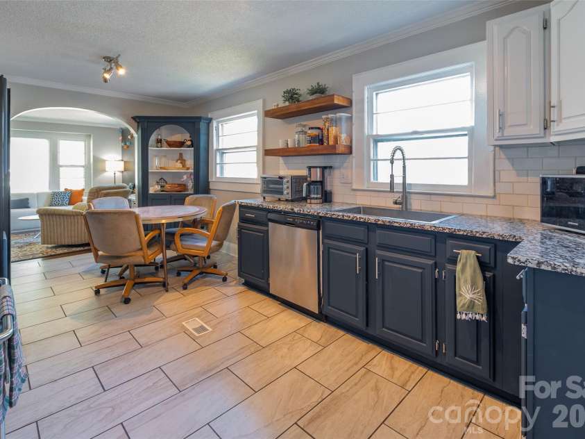 1101 Oakwood Avenue, Kannapolis, NC 28081.  MLS# CAR4392168, YatesRealty ID 31078. 