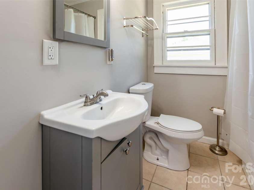 1101 Oakwood Avenue, Kannapolis, NC 28081.  MLS# CAR4392168, YatesRealty ID 31078. 