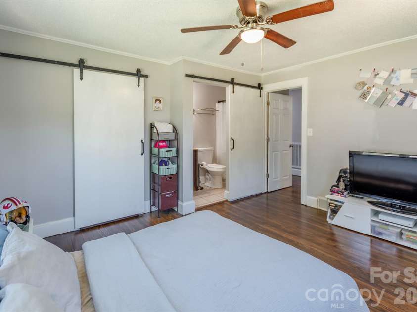 1101 Oakwood Avenue, Kannapolis, NC 28081.  MLS# CAR4392168, YatesRealty ID 31078. 