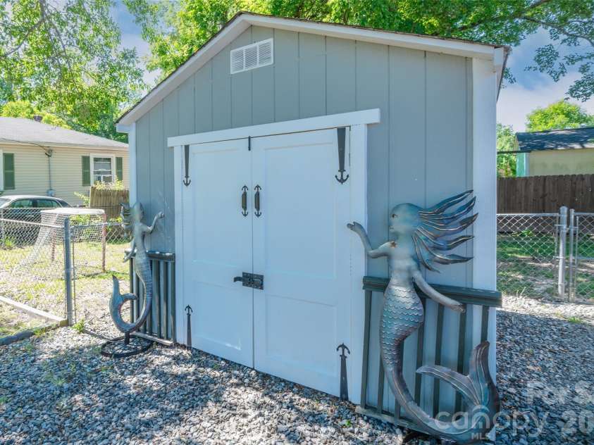 1101 Oakwood Avenue, Kannapolis, NC 28081.  MLS# CAR4392168, YatesRealty ID 31078. 