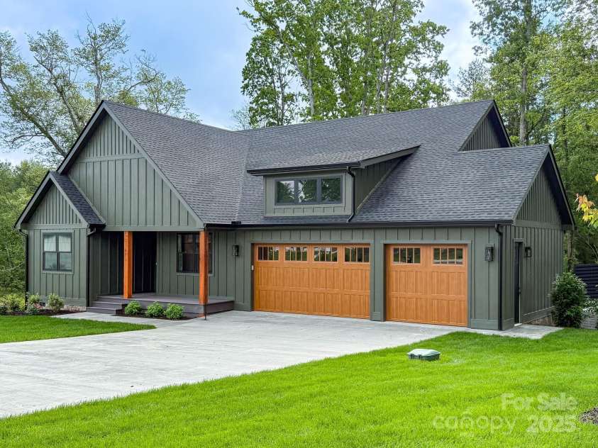 47 Skylar Lane, Mills River, NC 28759.  MLS# CAR4259689, YatesRealty ID 31079. 