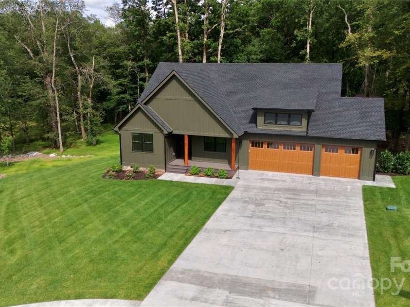 47 Skylar Lane, Mills River, NC 28759.  MLS# CAR4259689, YatesRealty ID 31079. 