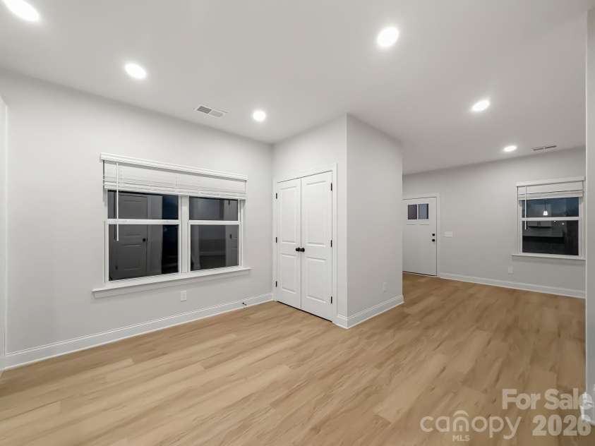 1566 7th Avenue Drive, Hickory, NC 28602.  MLS# CAR4341968, YatesRealty ID 3108. 