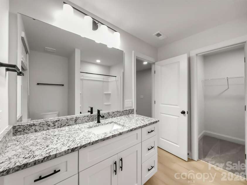 1566 7th Avenue Drive, Hickory, NC 28602.  MLS# CAR4341968, YatesRealty ID 3108. 