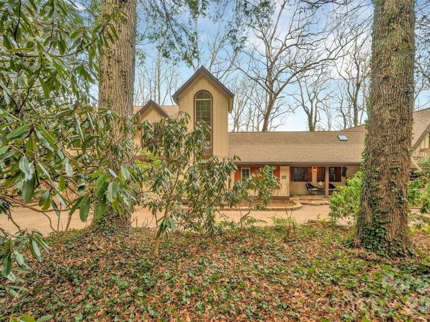 562 West Club Boulevard, Lake Toxaway, NC 28747.  MLS# CAR4349047, YatesRealty ID 3108. 