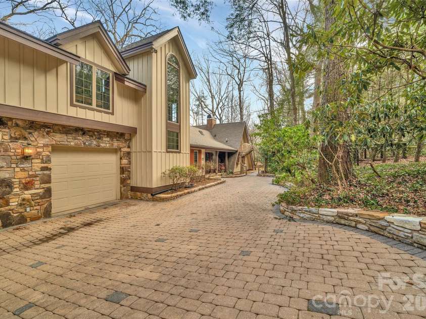 562 West Club Boulevard, Lake Toxaway, NC 28747.  MLS# CAR4349047, YatesRealty ID 3108. 