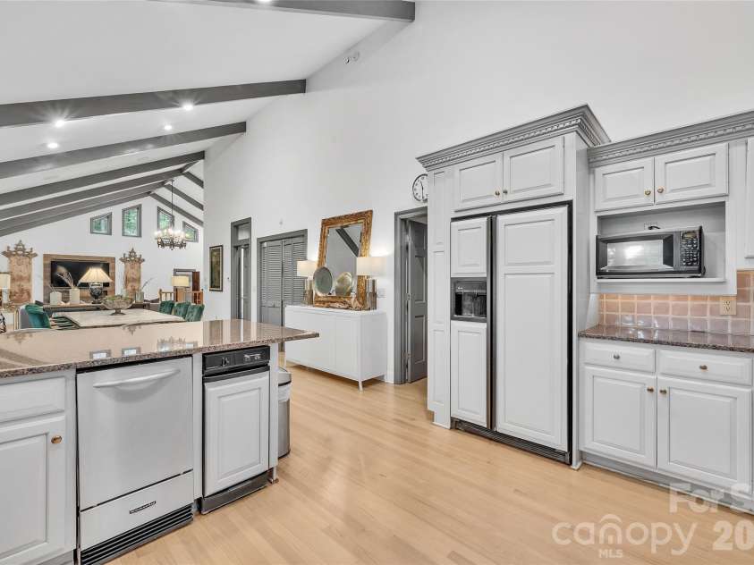 562 West Club Boulevard, Lake Toxaway, NC 28747.  MLS# CAR4349047, YatesRealty ID 3108. 