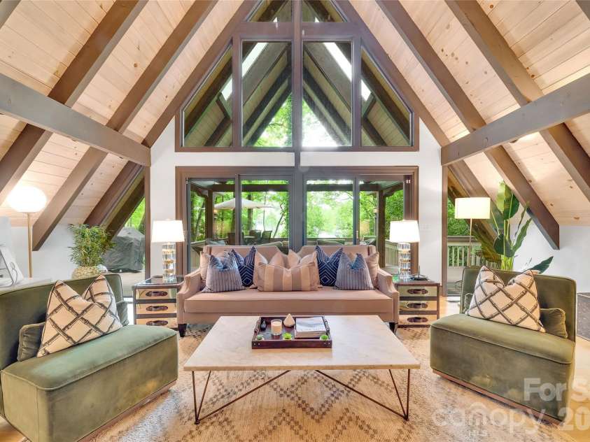 562 West Club Boulevard, Lake Toxaway, NC 28747.  MLS# CAR4349047, YatesRealty ID 3108. 