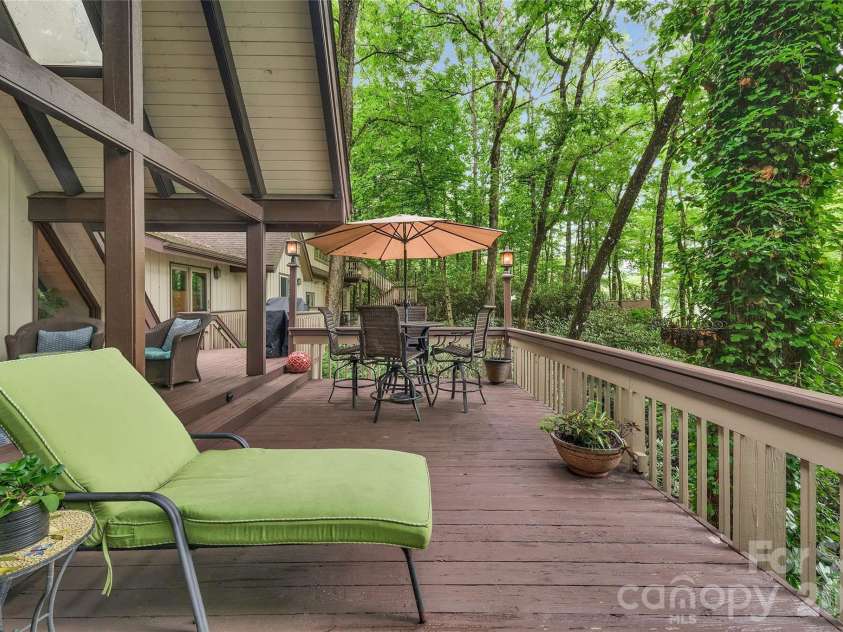 562 West Club Boulevard, Lake Toxaway, NC 28747.  MLS# CAR4349047, YatesRealty ID 3108. 