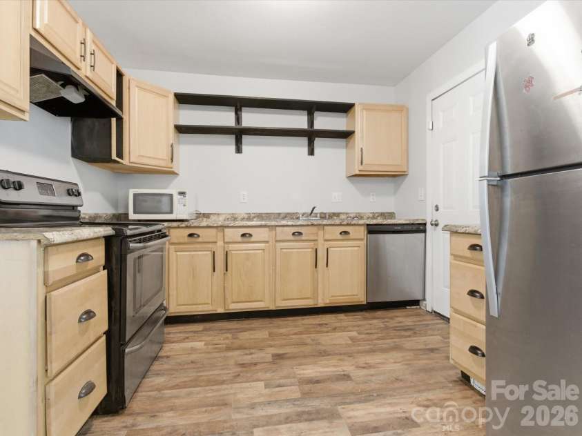 622 Dunbrook Lane, Charlotte, NC 28217.  MLS# CAR4393929, YatesRealty ID 31080. 