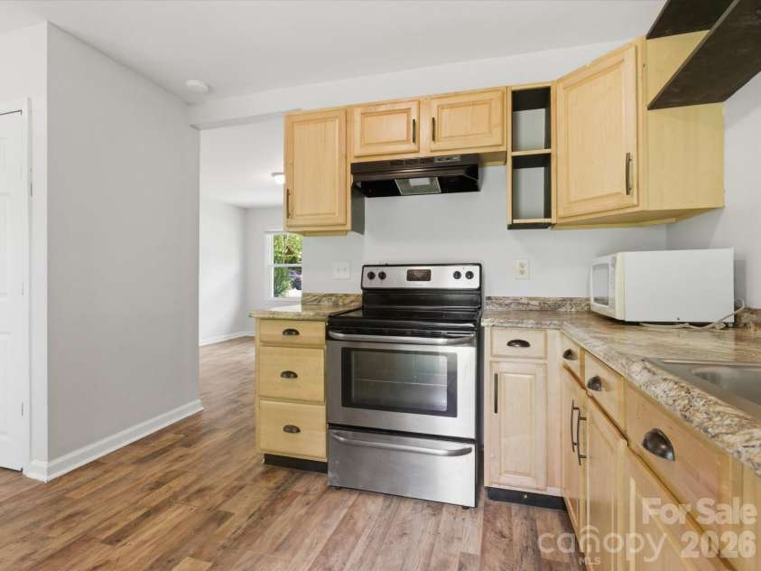 622 Dunbrook Lane, Charlotte, NC 28217.  MLS# CAR4393929, YatesRealty ID 31080. 