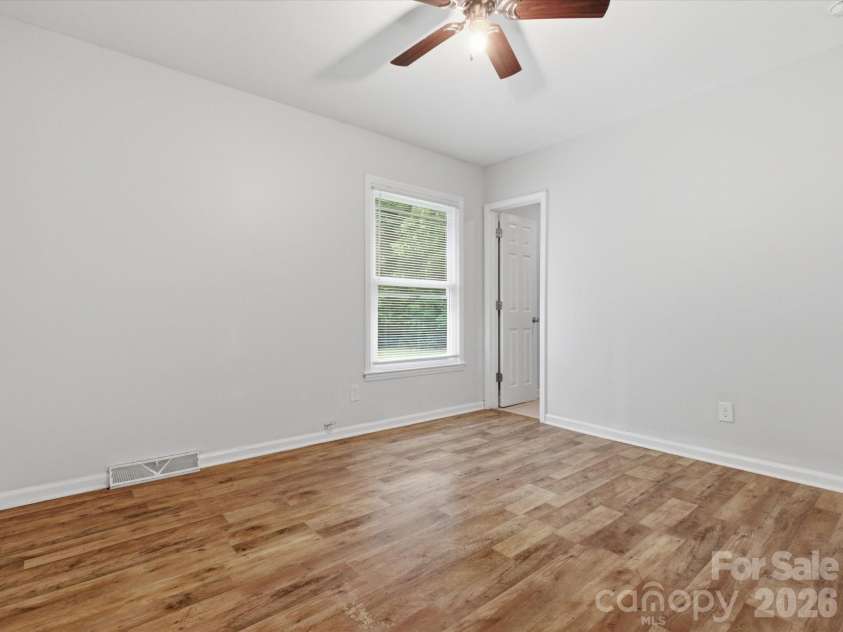 622 Dunbrook Lane, Charlotte, NC 28217.  MLS# CAR4393929, YatesRealty ID 31080. 