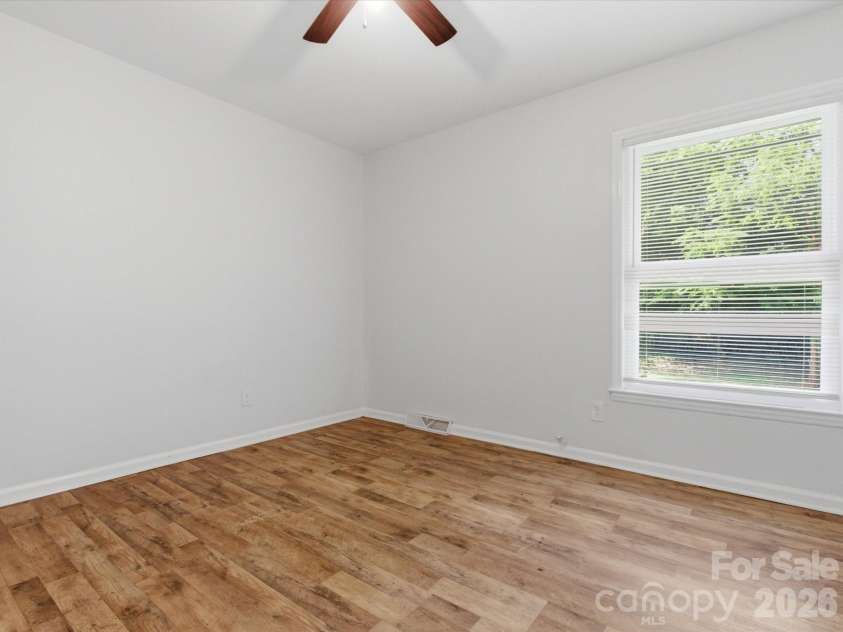 622 Dunbrook Lane, Charlotte, NC 28217.  MLS# CAR4393929, YatesRealty ID 31080. 