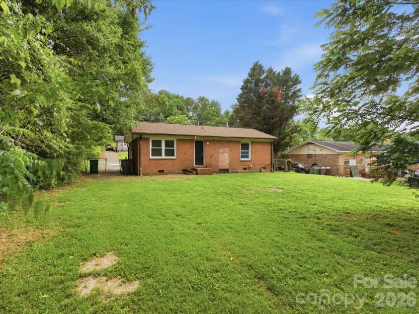622 Dunbrook Lane, Charlotte, NC 28217.  MLS# CAR4393929, YatesRealty ID 31080. 