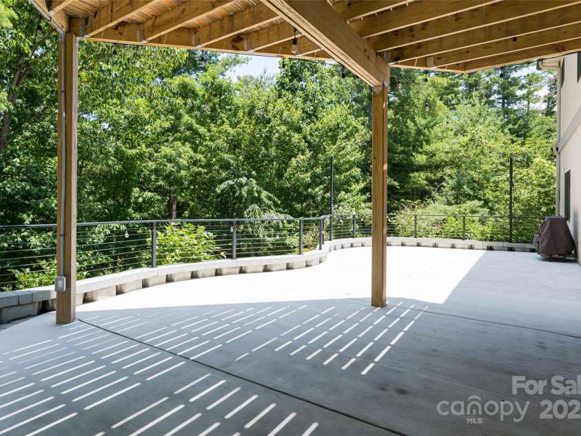 649 Rickel Drive, Hendersonville, NC 28739.  MLS# CAR4230611, YatesRealty ID 31080. 