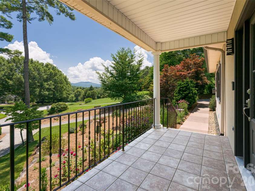 649 Rickel Drive, Hendersonville, NC 28739.  MLS# CAR4230611, YatesRealty ID 31080. 