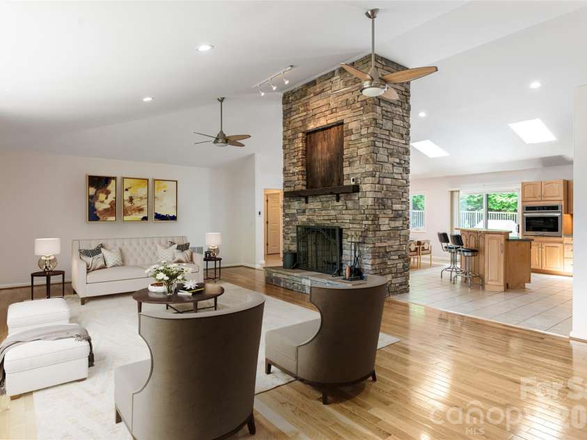 649 Rickel Drive, Hendersonville, NC 28739.  MLS# CAR4230611, YatesRealty ID 31080. 