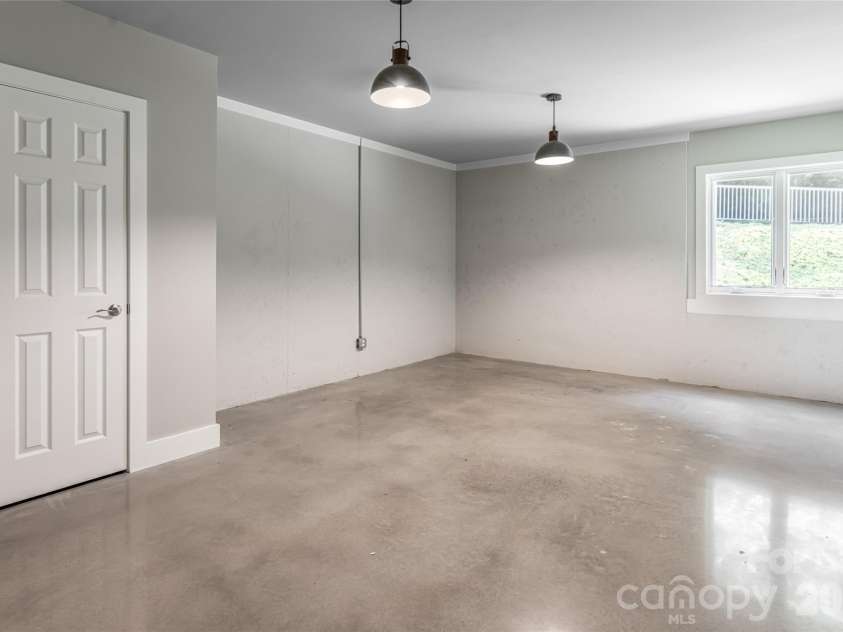 649 Rickel Drive, Hendersonville, NC 28739.  MLS# CAR4230611, YatesRealty ID 31080. 