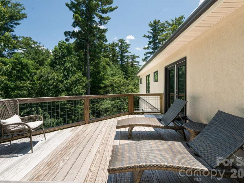 649 Rickel Drive, Hendersonville, NC 28739.  MLS# CAR4230611, YatesRealty ID 31080. 