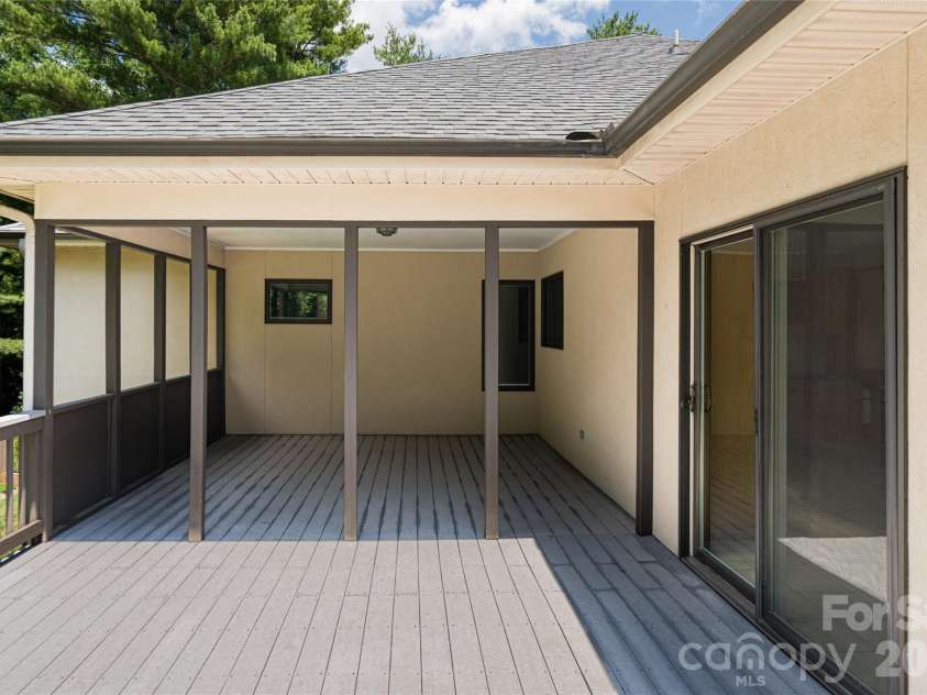 649 Rickel Drive, Hendersonville, NC 28739.  MLS# CAR4230611, YatesRealty ID 31080. 