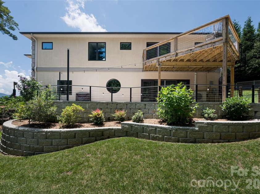 649 Rickel Drive, Hendersonville, NC 28739.  MLS# CAR4230611, YatesRealty ID 31080. 