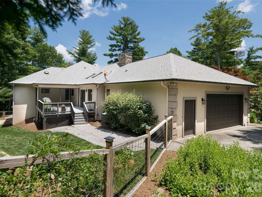 649 Rickel Drive, Hendersonville, NC 28739.  MLS# CAR4230611, YatesRealty ID 31080. 