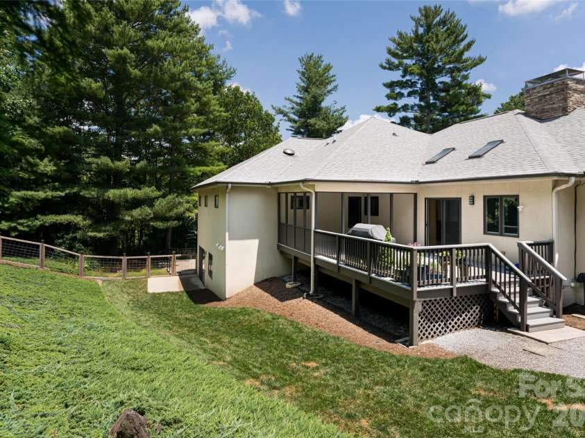 649 Rickel Drive, Hendersonville, NC 28739.  MLS# CAR4230611, YatesRealty ID 31080. 