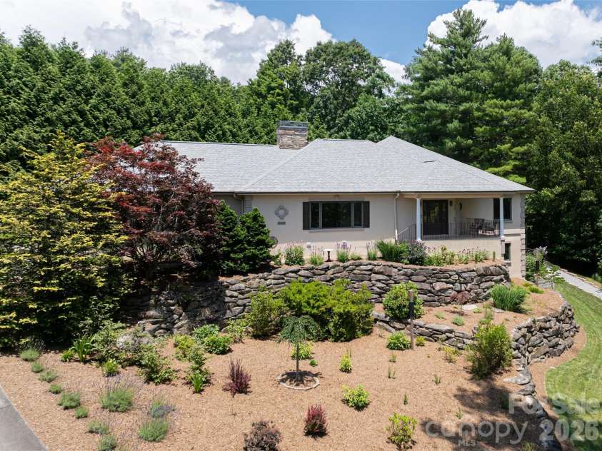 649 Rickel Drive, Hendersonville, NC 28739.  MLS# CAR4230611, YatesRealty ID 31080. 