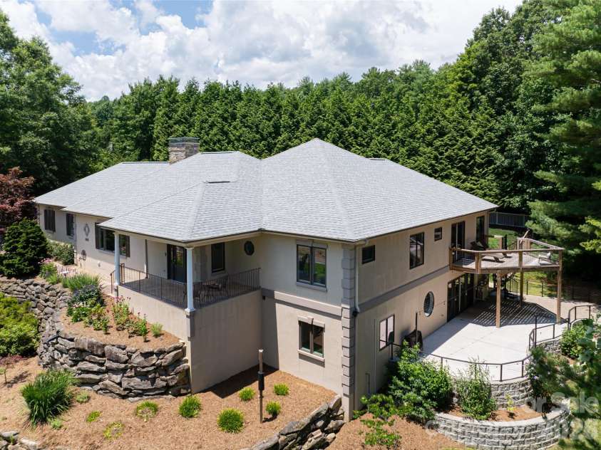 649 Rickel Drive, Hendersonville, NC 28739.  MLS# CAR4230611, YatesRealty ID 31080. 