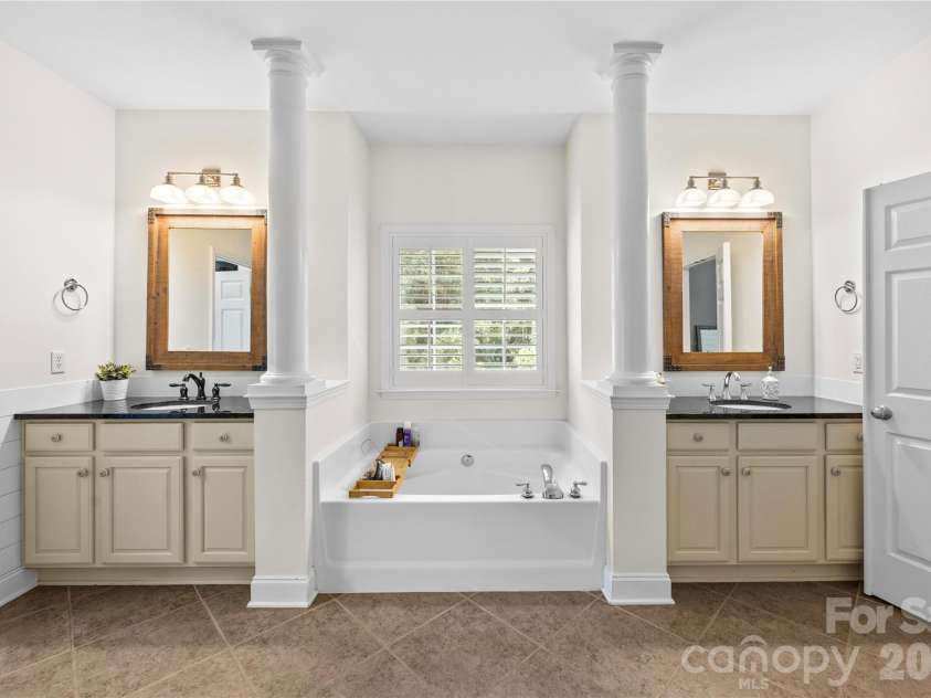 101 Egrets Walk Place, Mooresville, NC 28117.  MLS# CAR4393151, YatesRealty ID 31081. 
