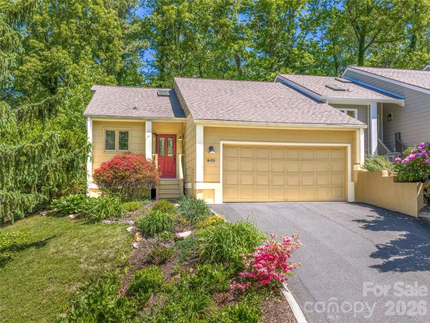 101 Beaver Ridge Road, Asheville, NC 28804.  MLS# CAR4378226, YatesRealty ID 31083. 