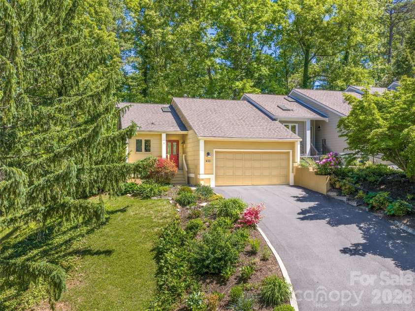 101 Beaver Ridge Road, Asheville, NC 28804.  MLS# CAR4378226, YatesRealty ID 31083. 