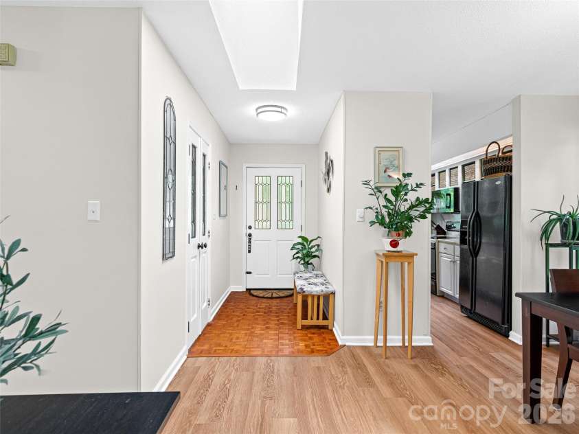 101 Beaver Ridge Road, Asheville, NC 28804.  MLS# CAR4378226, YatesRealty ID 31083. 