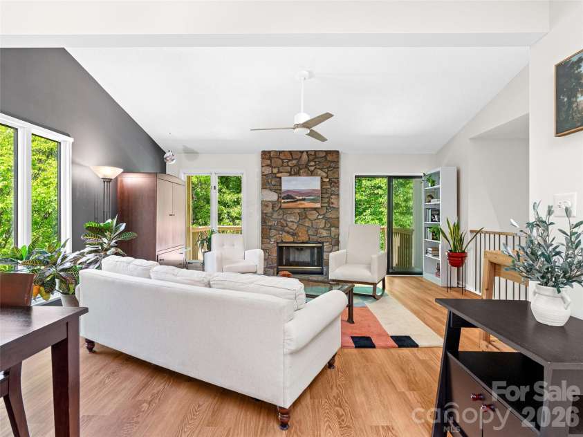 101 Beaver Ridge Road, Asheville, NC 28804.  MLS# CAR4378226, YatesRealty ID 31083. 