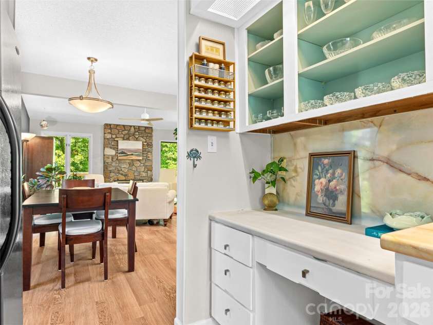 101 Beaver Ridge Road, Asheville, NC 28804.  MLS# CAR4378226, YatesRealty ID 31083. 