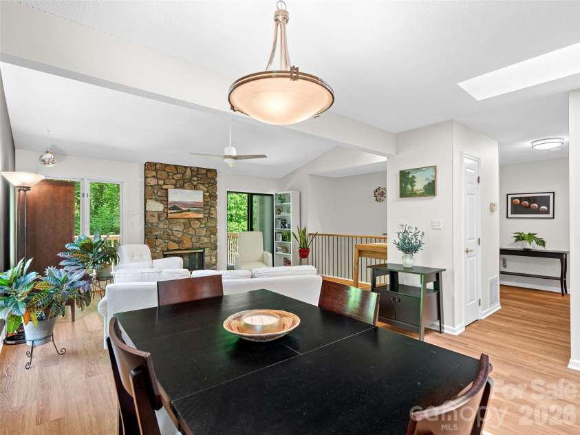101 Beaver Ridge Road, Asheville, NC 28804.  MLS# CAR4378226, YatesRealty ID 31083. 